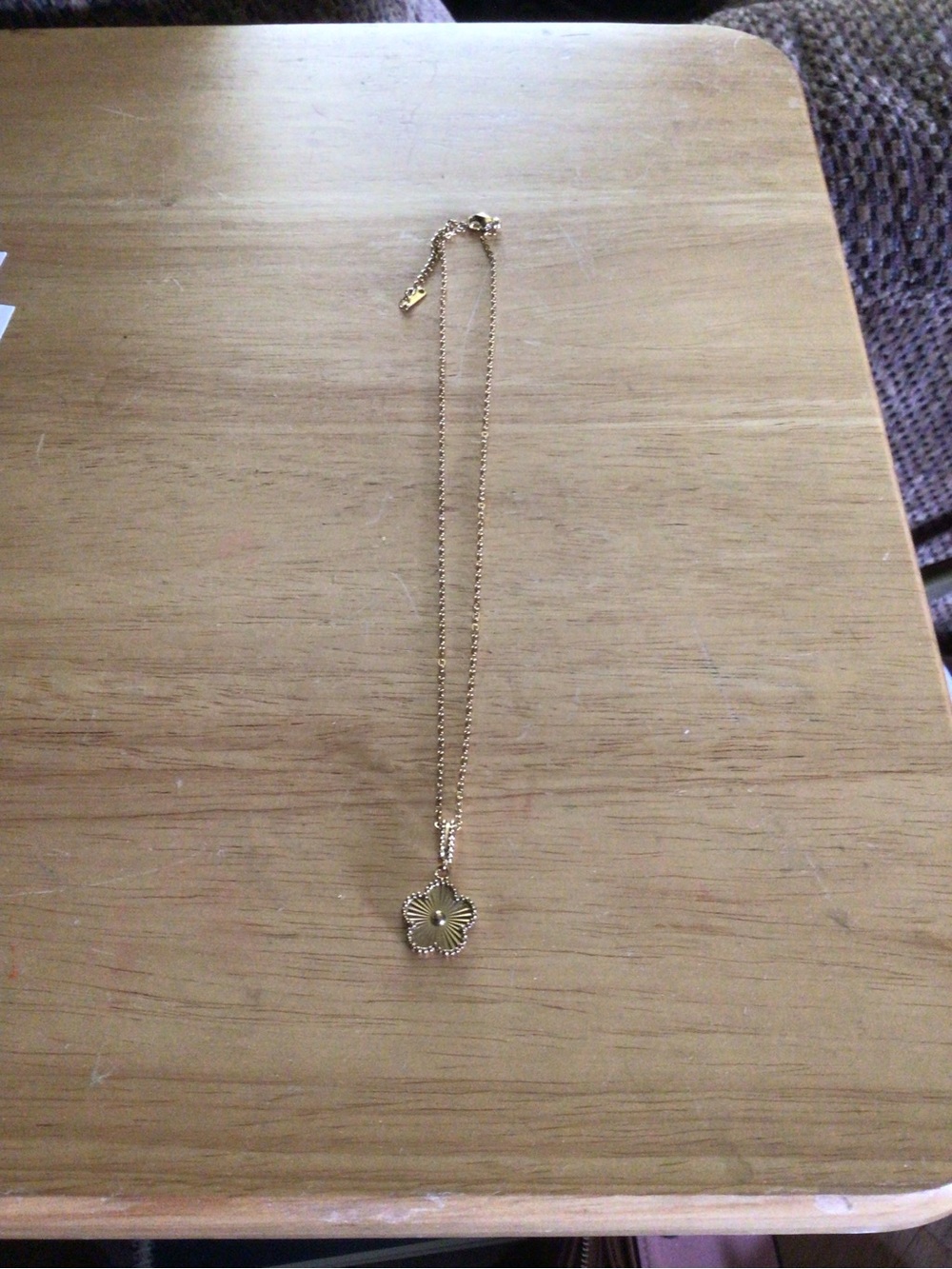 Source Unknown Gold Floral Pendant Necklace